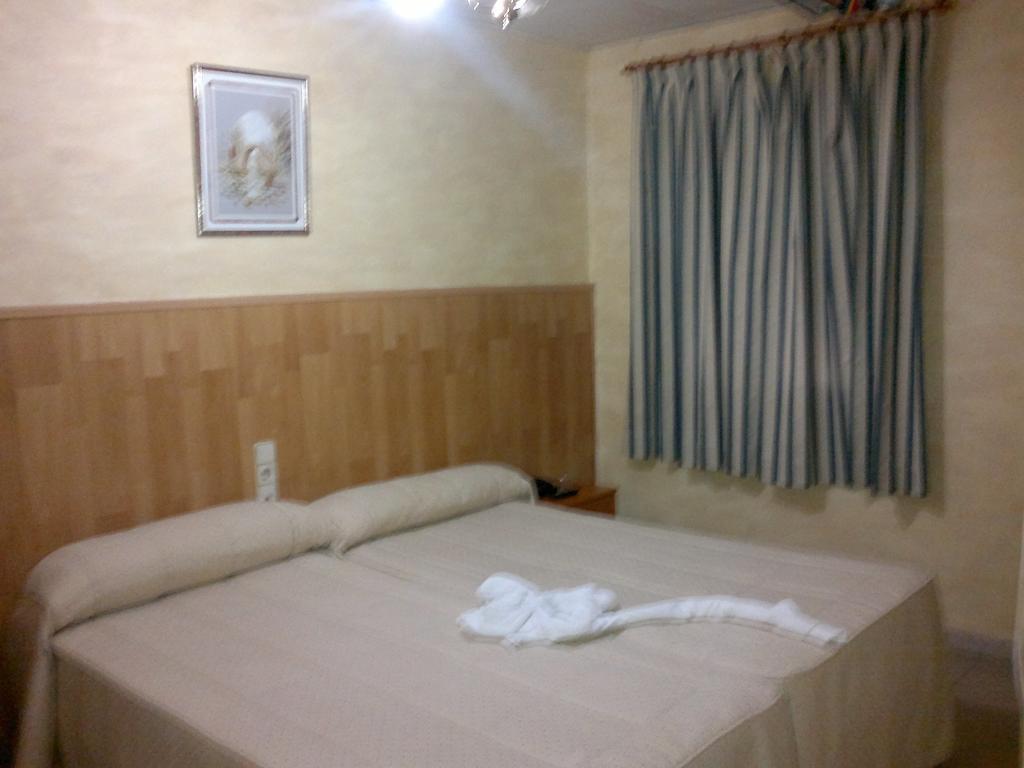 Hostal Mays Numancia de la Sagra Exteriér fotografie